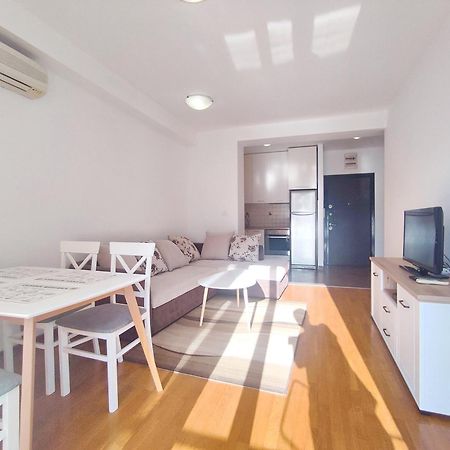 בודווה Apartments Svetlana מראה חיצוני תמונה